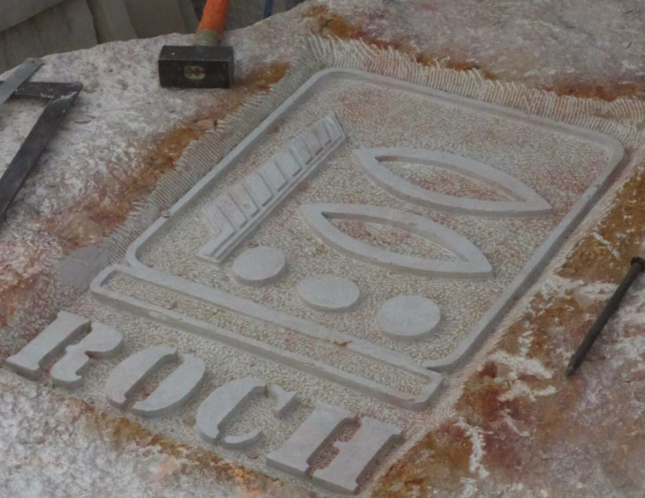 Daniel Creuze shape the Domaine stone